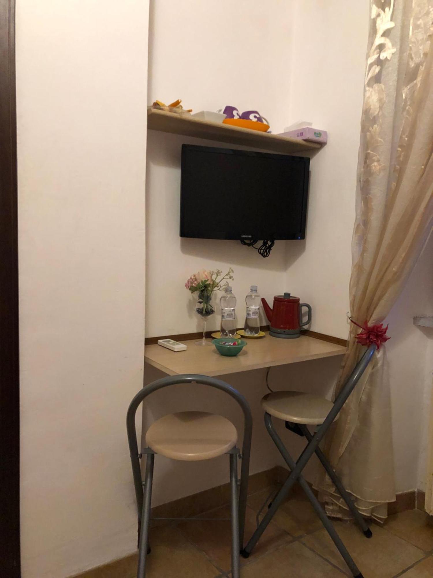 La Finestra Di Umberto Vicino Al Centro Con Parcheggio Privato Bed & Breakfast Viterbo Bagian luar foto